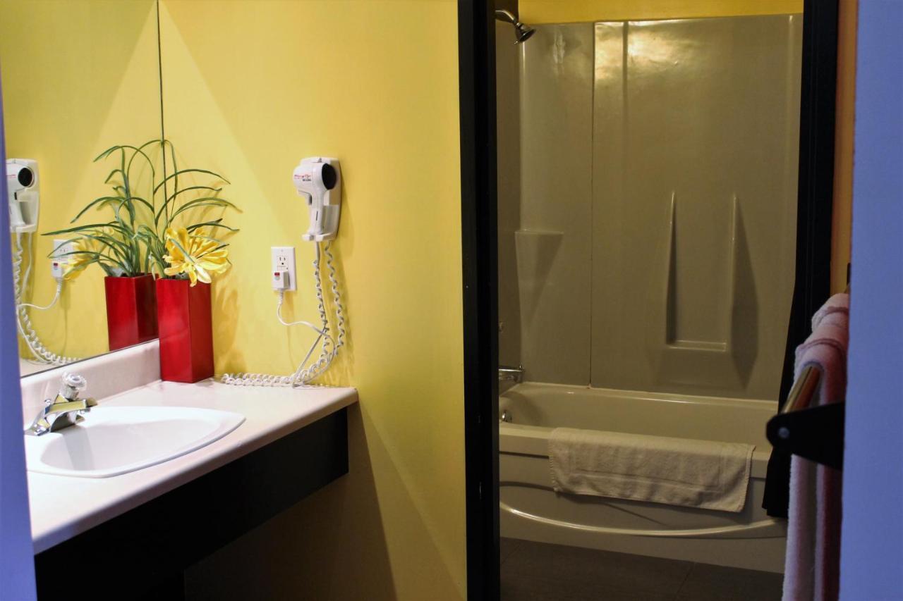 Motel Du Canton Valcourt المظهر الخارجي الصورة