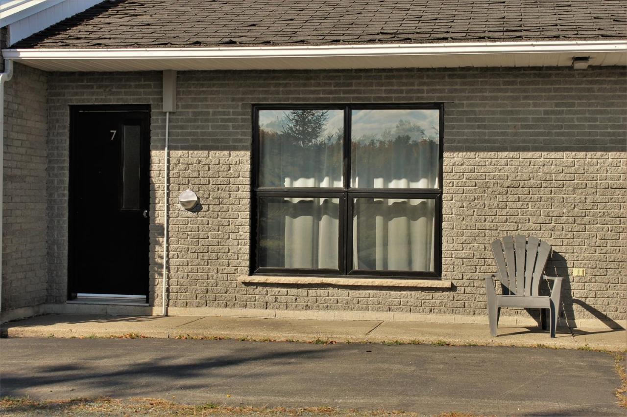 Motel Du Canton Valcourt المظهر الخارجي الصورة